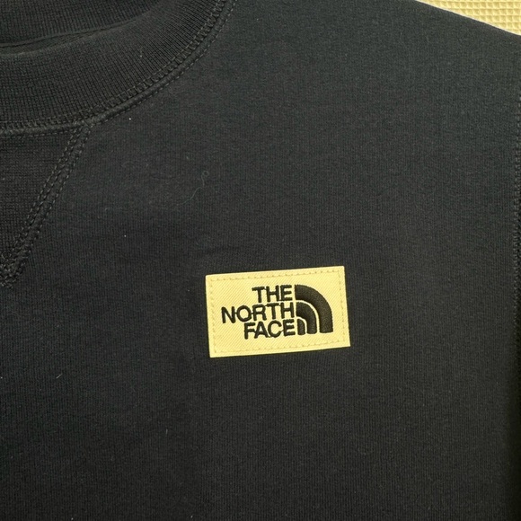 North Face Crewneck Sweatshirt - Picture 2 of 4
